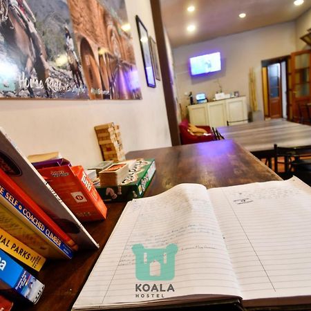 Koala Hostel Мендоса Екстериор снимка