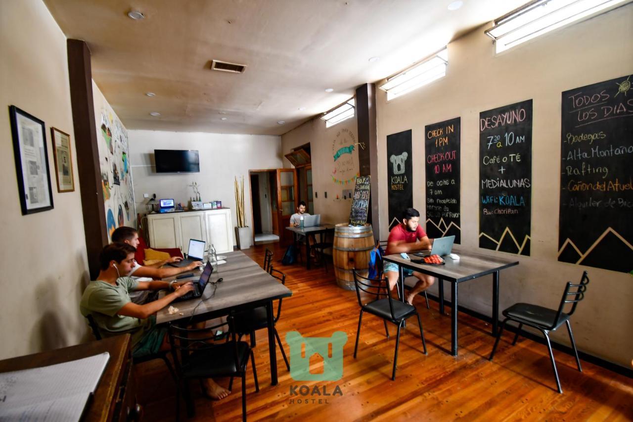 Koala Hostel Мендоса Екстериор снимка