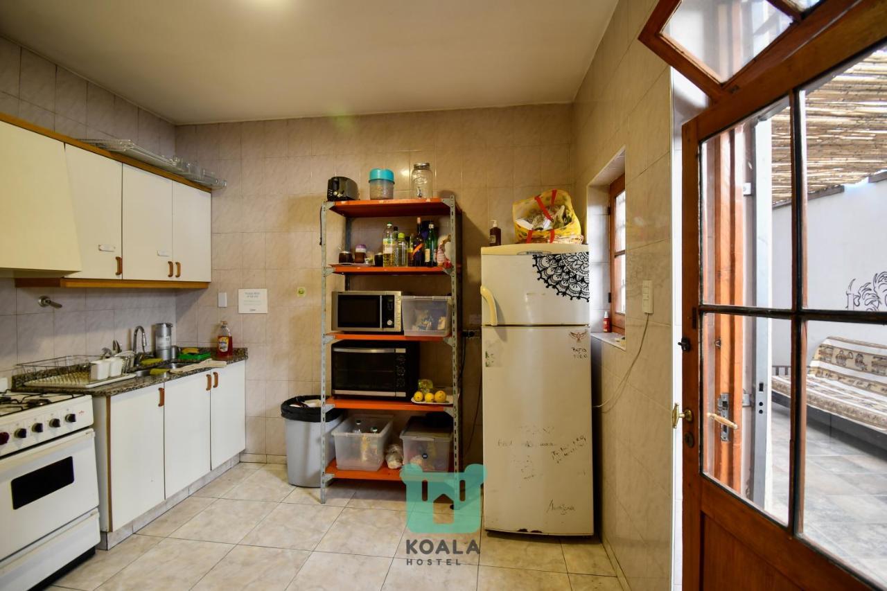 Koala Hostel Мендоса Екстериор снимка