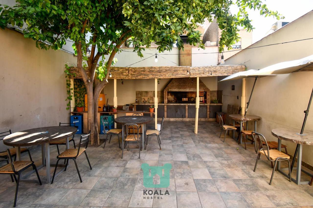 Koala Hostel Мендоса Екстериор снимка