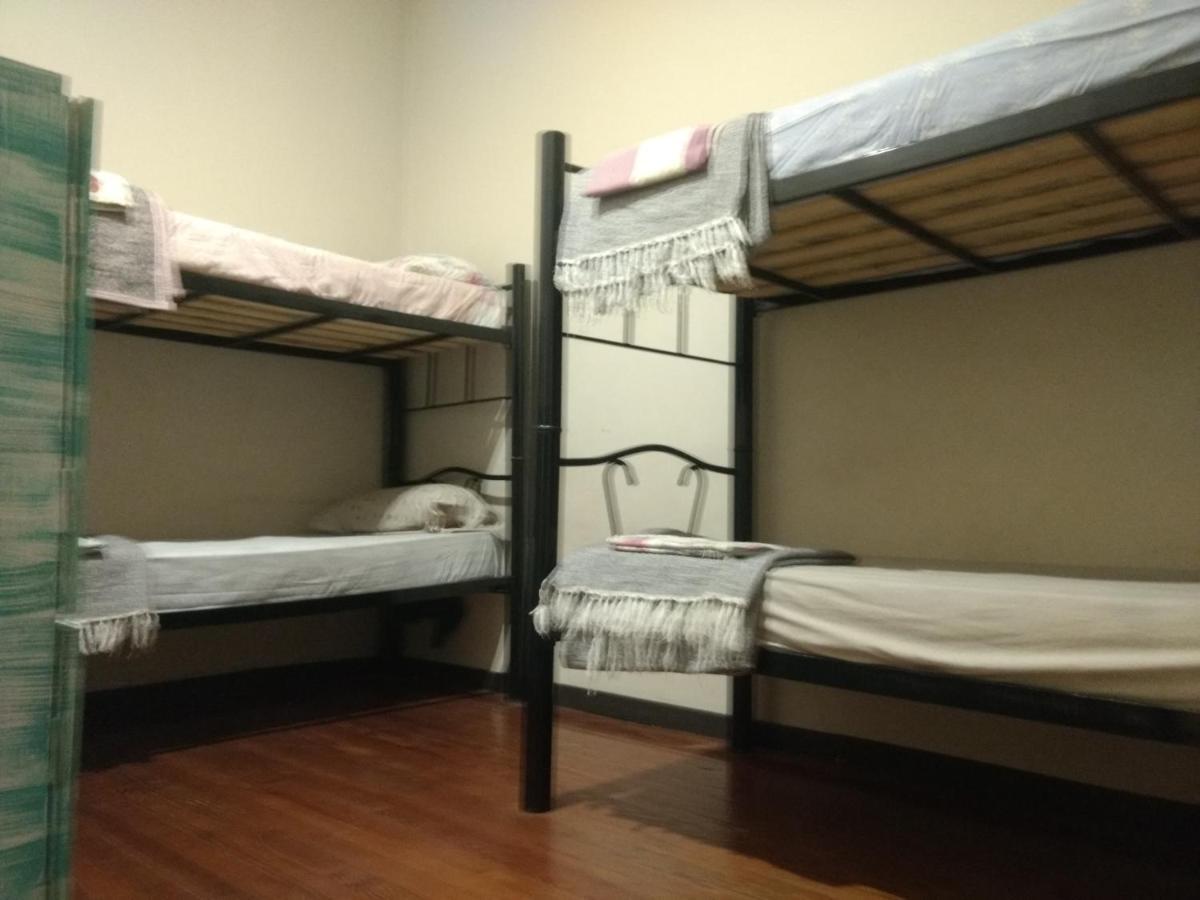Koala Hostel Мендоса Екстериор снимка