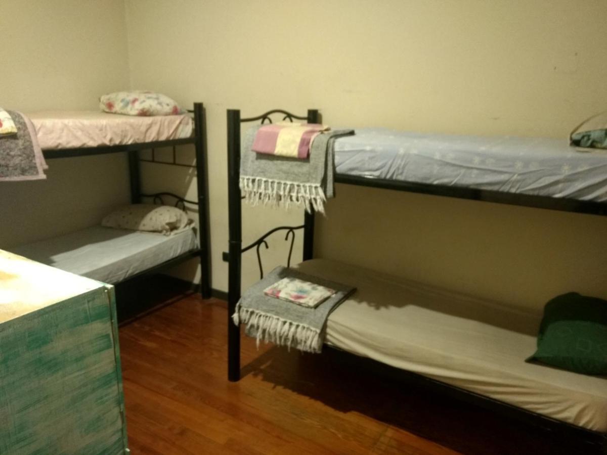 Koala Hostel Мендоса Екстериор снимка