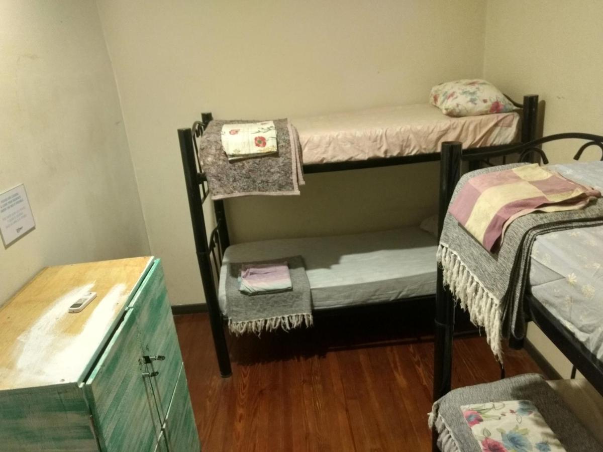 Koala Hostel Мендоса Екстериор снимка